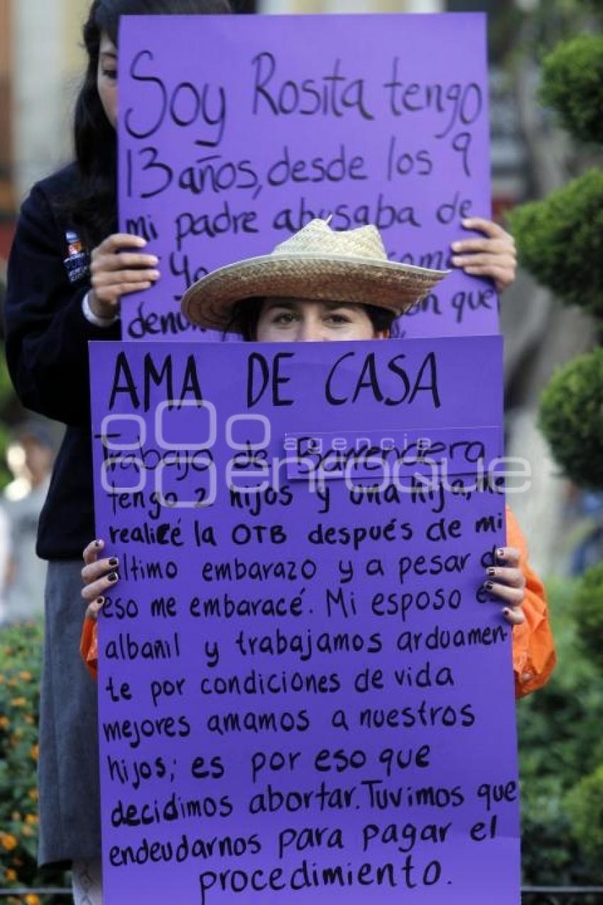 MUJERES SE MANIFIESTAN A FAVOR DEL ABORTO