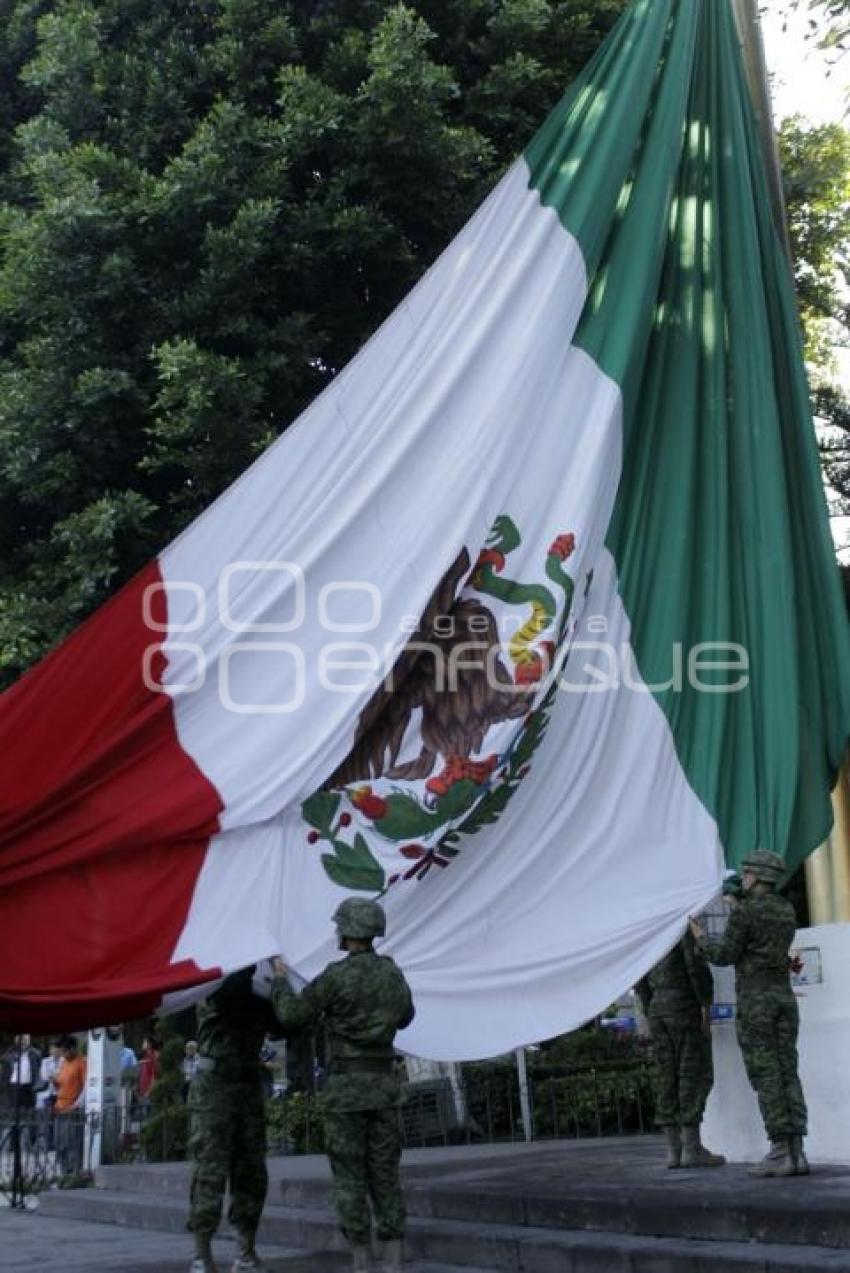 IZAMIENTO BANDERA