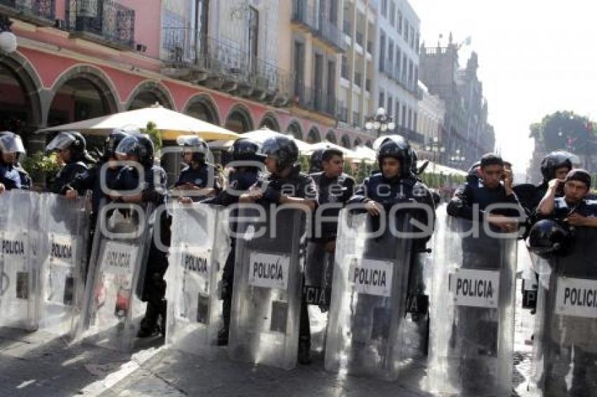 PRESENCIA POLICÍACA EN EL ZÓCALO