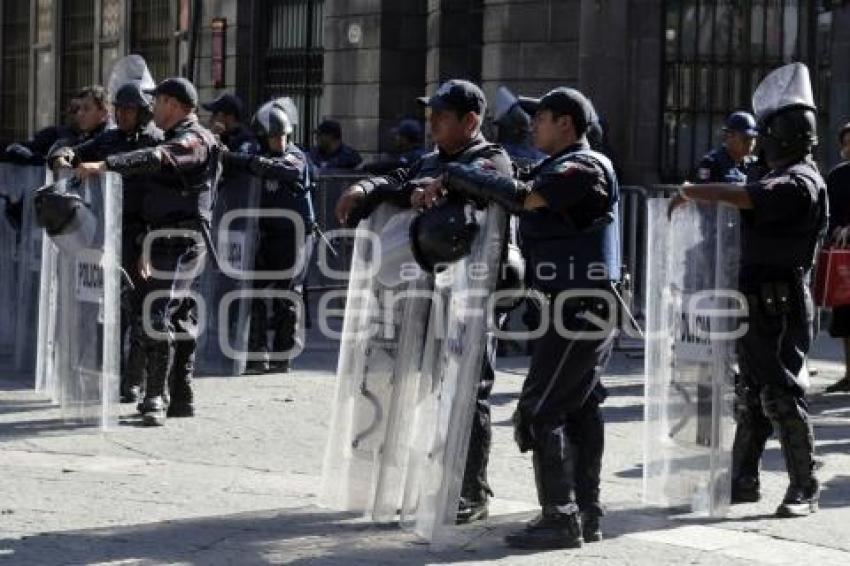 PRESENCIA POLICÍACA EN EL ZÓCALO