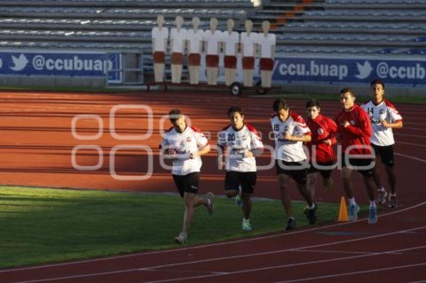 ENTRENAMIENTO VESPERTINO LOBOS BUAP