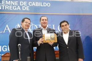 ENTREGAN RECONOCIMIENTO A SENADOR MIGUEL BARBOSA