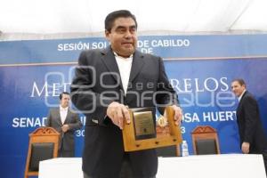 ENTREGAN RECONOCIMIENTO A SENADOR MIGUEL BARBOSA