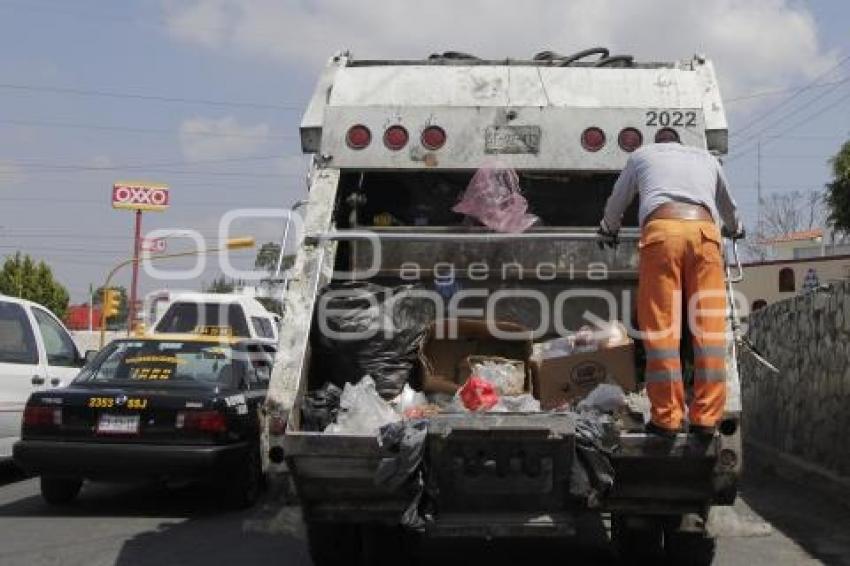 CAMIÓN DE BASURA