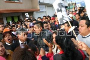 MANIFESTACIÓN PADRES DE FAMILIA SECUNDARIA