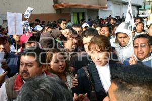 MANIFESTACIÓN PADRES DE FAMILIA SECUNDARIA