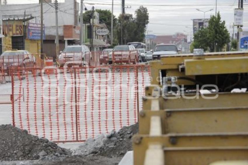 CIEN POR CIENTO PAVIMENTACIÓN CALZADA ZAVALETA