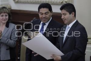 ENTREGA VISITANTE DISTINGUIDO A EMBAJADORES
