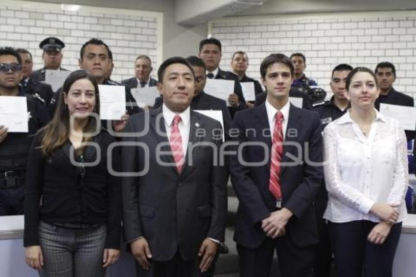 IBERO . CAPACITACIÓN A POLICÍAS