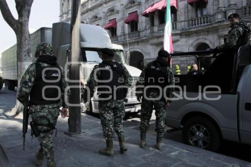 MARINOS EN EL ZÓCALO