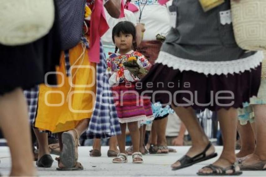 FESTIVAL MOLE DE CADERAS