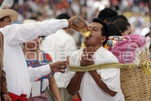 FESTIVAL MOLE DE CADERAS