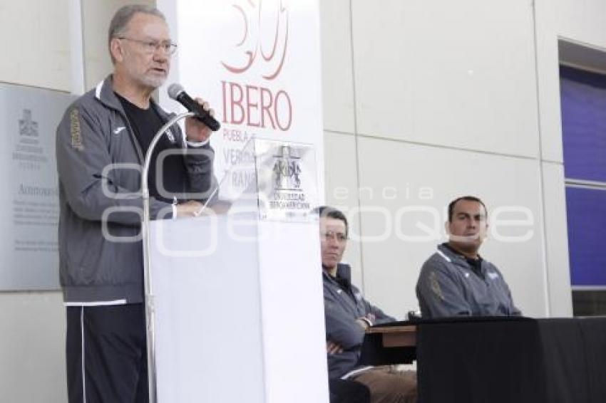 ABANDERAN SELECCIÓN IBERO PUEBLA