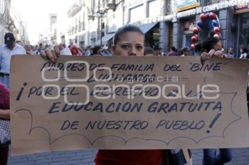MARCHA MAESTROS Y 28 DE OCTUBRE