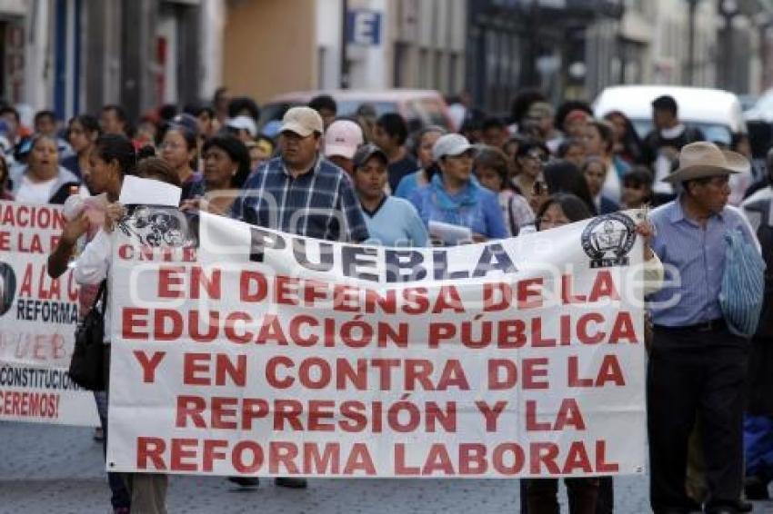 MARCHA MAESTROS Y 28 DE OCTUBRE