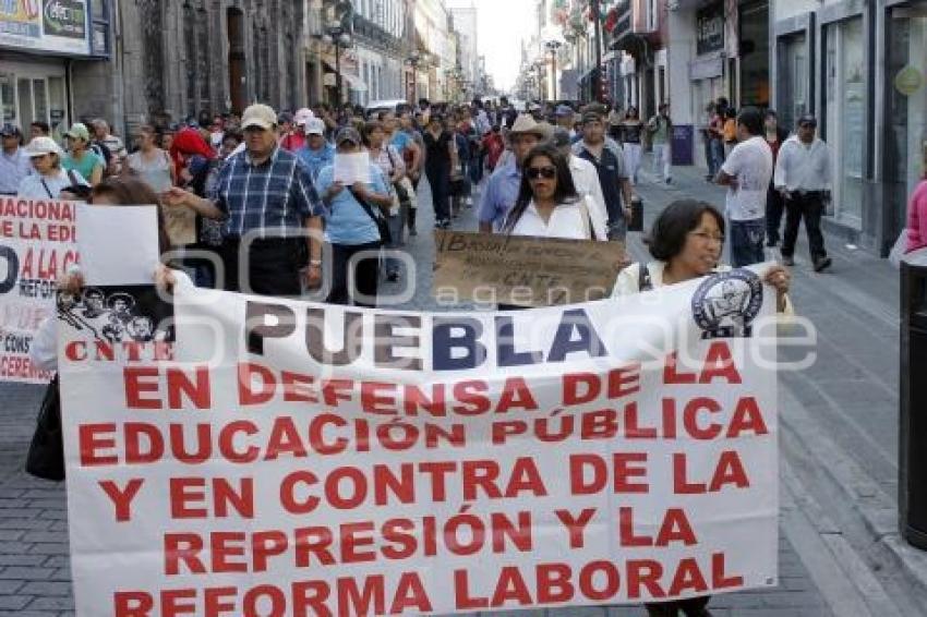 MARCHA MAESTROS Y 28 DE OCTUBRE