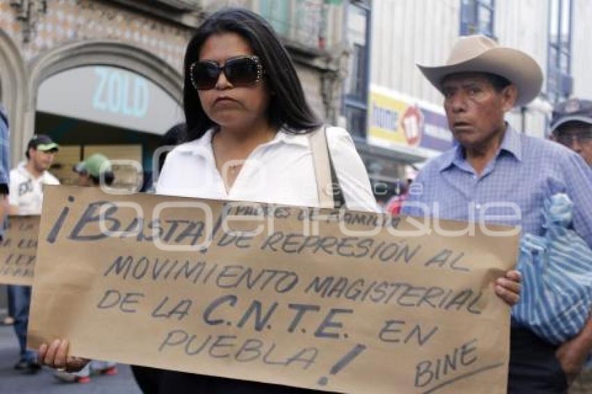 MARCHA MAESTROS Y 28 DE OCTUBRE