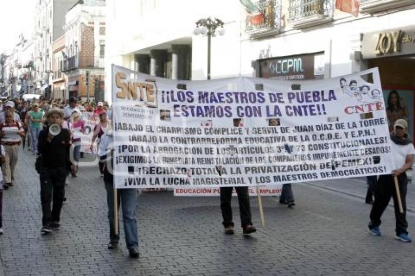 MARCHA MAESTROS Y 28 DE OCTUBRE