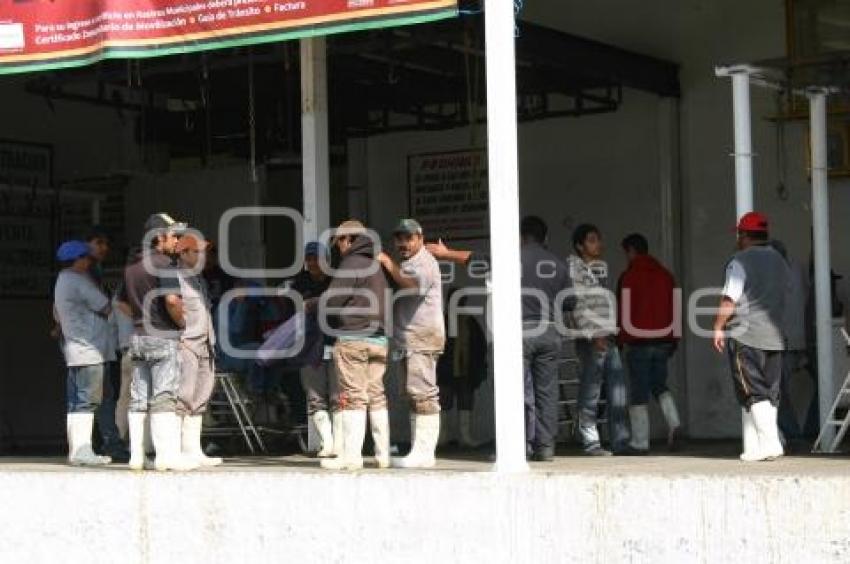 PARO DE LABORES EN RASTRO DE TEXMELUCAN