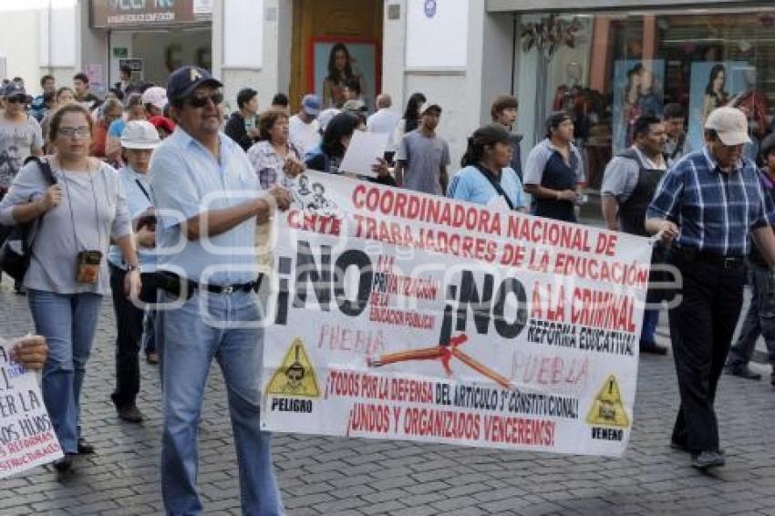 MARCHA MAESTROS Y 28 DE OCTUBRE