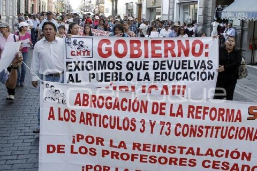 MARCHA MAESTROS Y 28 DE OCTUBRE