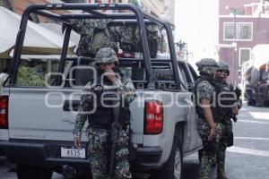 HELICÓPTERO DE LA MARINA ES EXPUESTO EN EL ZÓCALO