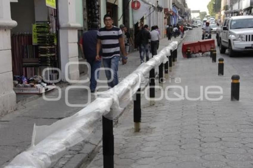 BARANDAL Y GUARDAPEATONES EN LA 4 PONIENTE
