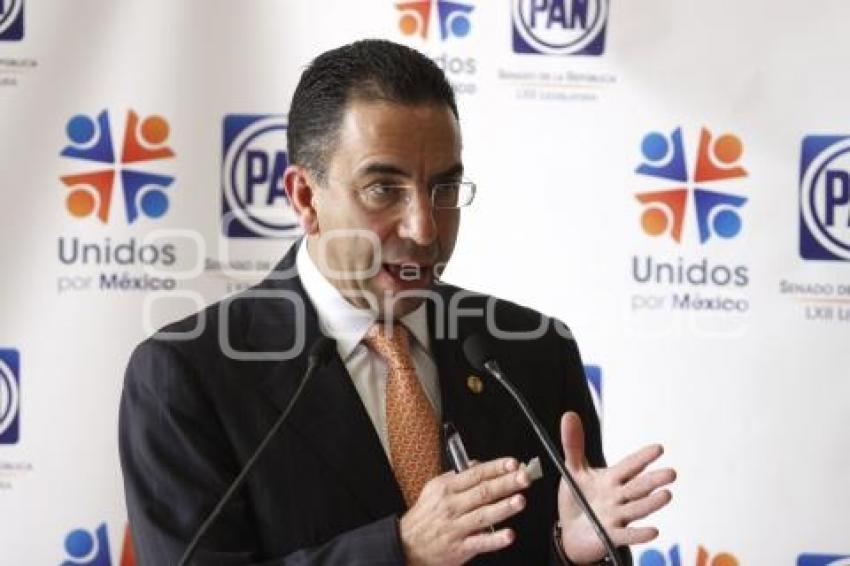 SENADOR JAVIER LOZANO ALARCÓN