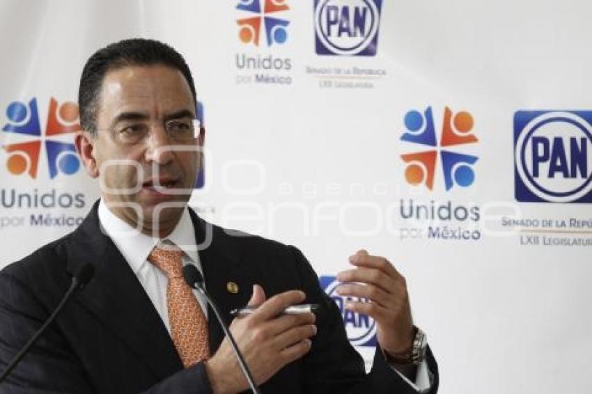 SENADOR JAVIER LOZANO ALARCÓN