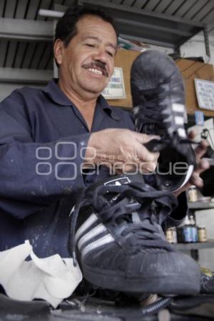 DÍA DEL ZAPATERO