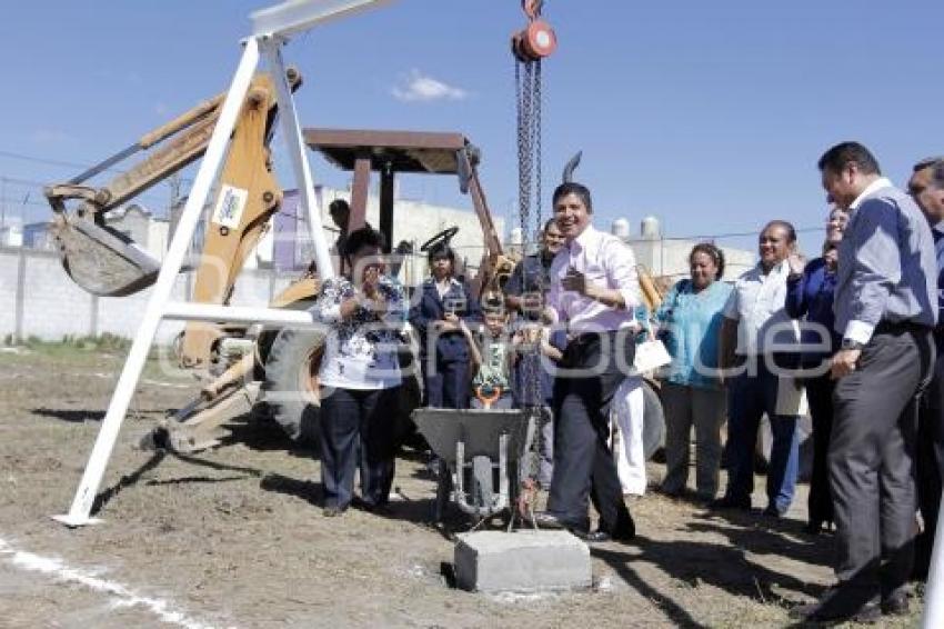 PRIMERA PIEDRA CENTRO ACUÁTICO DEL NORTE