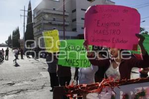 CIERRAN CALLES POR FALTA DE MAESTROS