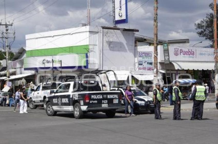 CIERRAN CALLE LOCATARIOS POR EXPROPIACIÓN DE BAÑOS