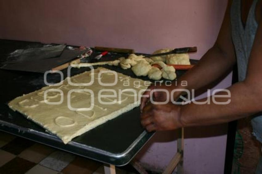 ELABORAN PAN DE MUERTO EN SANTA CATARINA