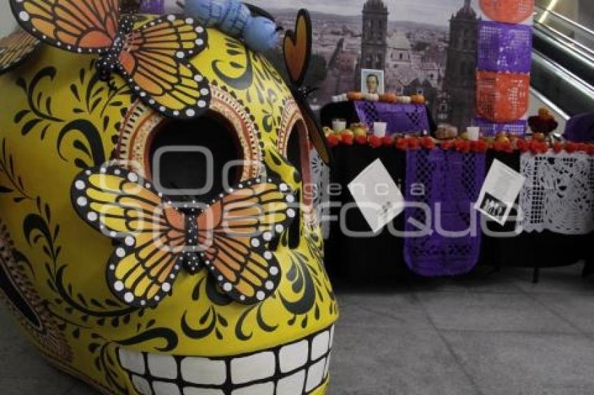 OFRENDA EN EL CENTRO EXPOSITOR