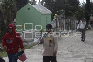 PANTEÓN PREVIO DÍA DE MUERTOS