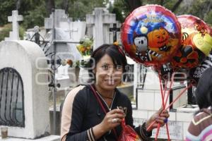 PANTEÓN PREVIO DÍA DE MUERTOS