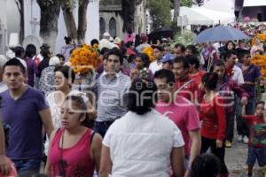 DÍA DE MUERTOS . PANTEÓN