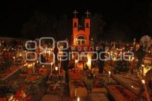 VELADA EN PANTEONES DE TLACOTEPEC DE BENITO JUAREZ
