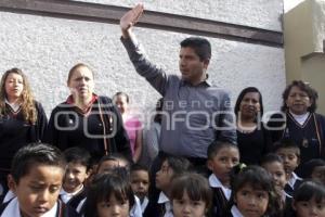 RIVERA INAUGURÓ GIMNASIO AL AIRE LIBRE