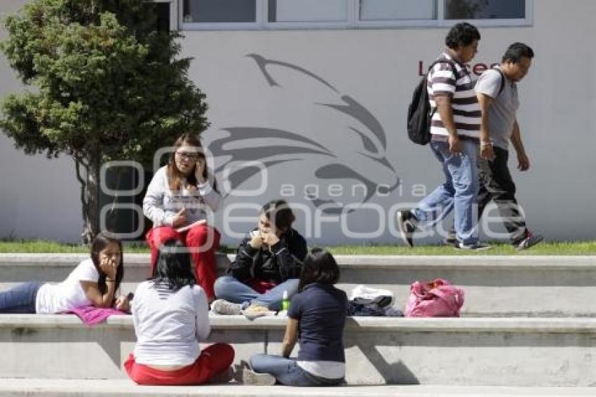 AMBIENTE UNIVERSITARIO UVM