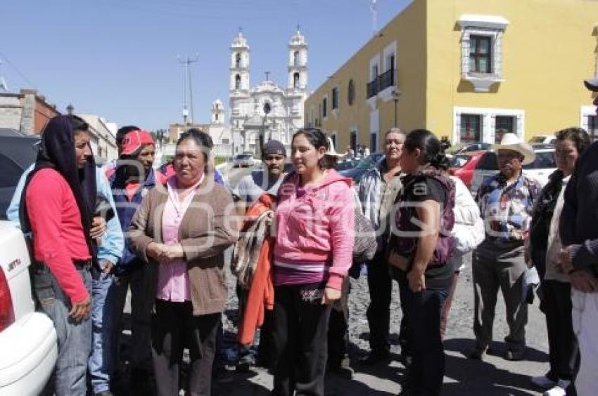 HABITANTES DE GUADALUPE VICTORIA EN CASA AGUAYO