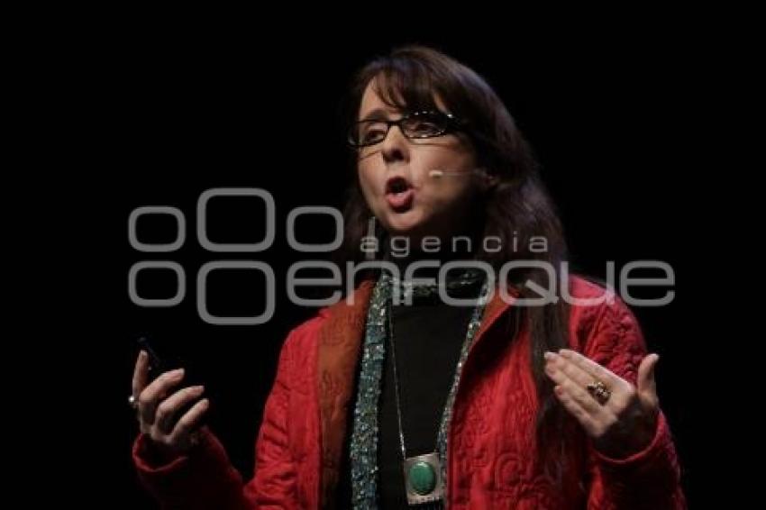 CIUDAD DE LAS IDEAS. ELENA Y ARTURO ÁLVAREZ