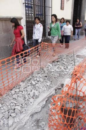 OBRAS EN REFORMA . PEATONES