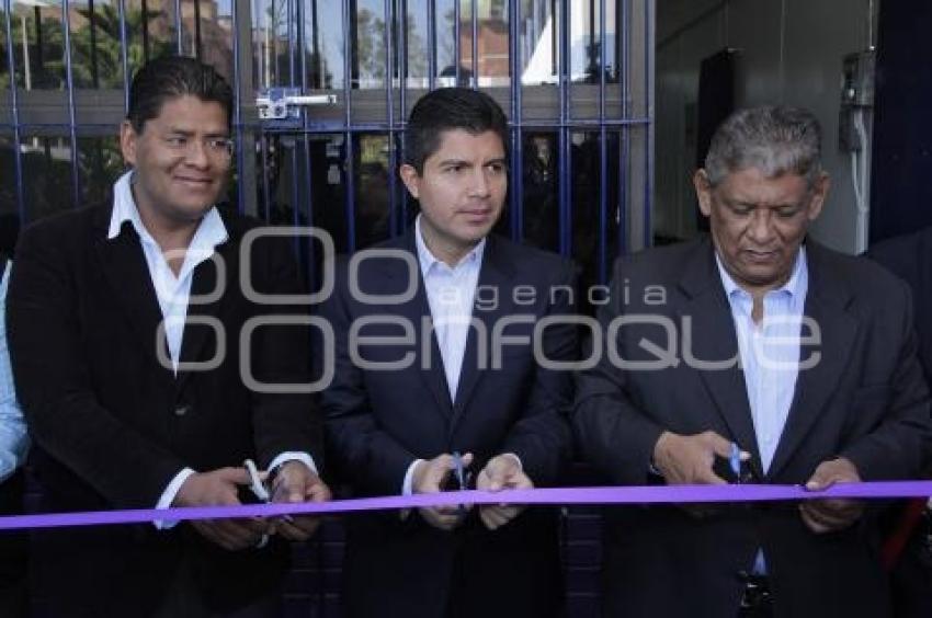 INAUGURA EDUARDO RIVERA AULA DE MEDIOS