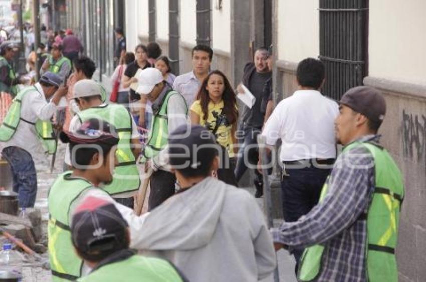 OBRAS EN REFORMA . PEATONES