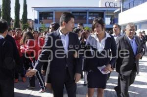 INAUGURA EDUARDO RIVERA AULA DE MEDIOS