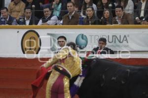 GOBERNADOR ACUDE A CORRIDA DE TOROS