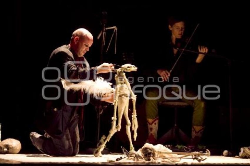 FESTIVAL DE TEATRO. FIGURENTHEATER WILDE & A VOGEL