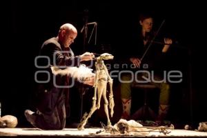 FESTIVAL DE TEATRO. FIGURENTHEATER WILDE & A VOGEL